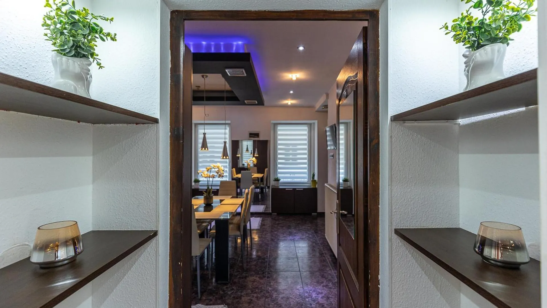 City Vibes Apartment - 3 Bdrms 부다페스트 0*,