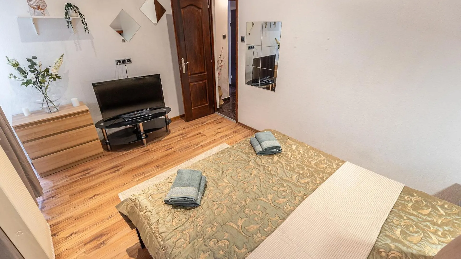 City Vibes Apartment - 3 Bdrms 부다페스트 헝가리